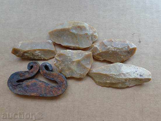 Auction Flint with horned pygmy flint Auction Flint with horned pygmy flint