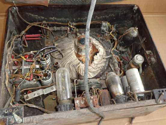 Auction Old Philips radio, radio set, lamp Auction Old Philips radio, radio set, lamp