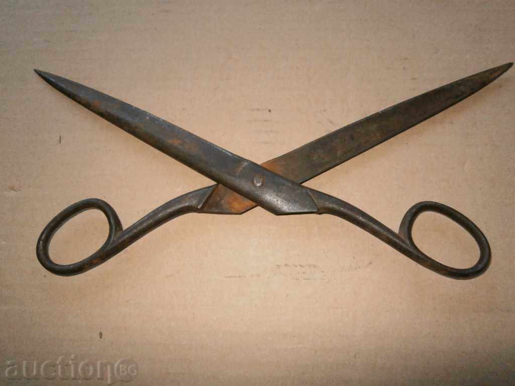 Delivery of antique scissors with marking Delivery of antique scissors with marking