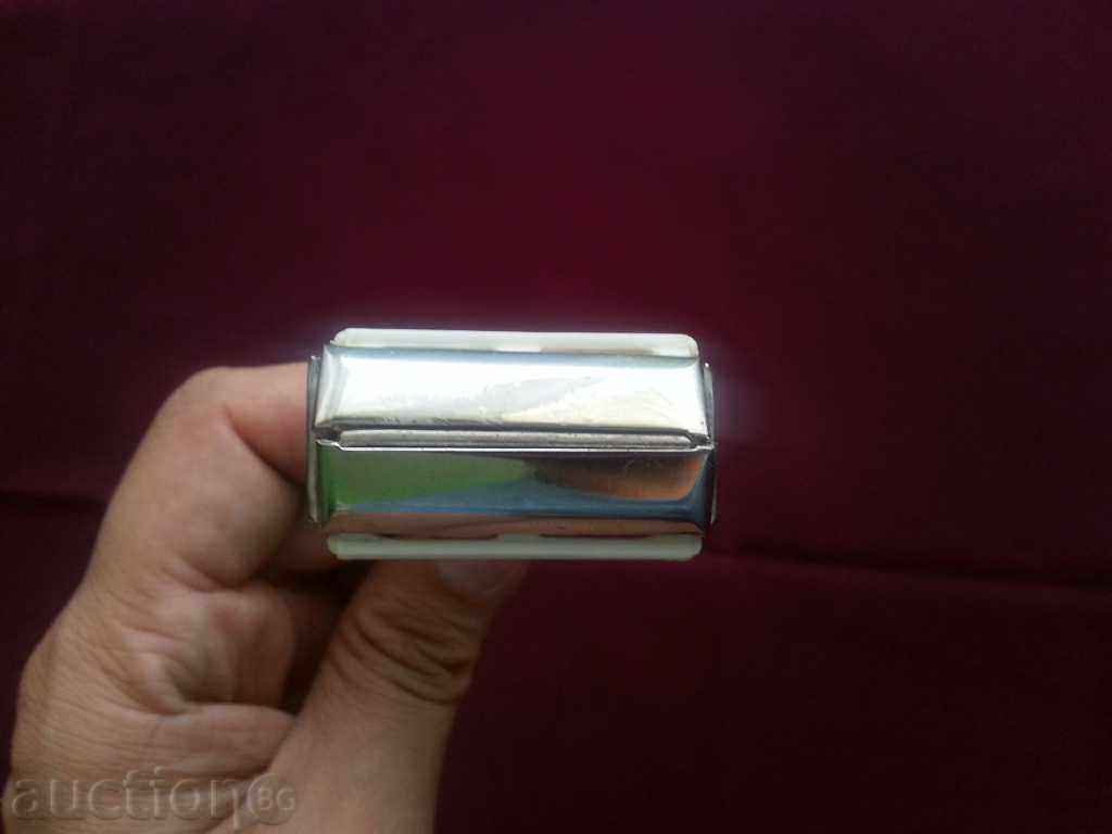 Delivery of Rare Old Collector's Shavers Delivery of Rare Old Collector's Shavers