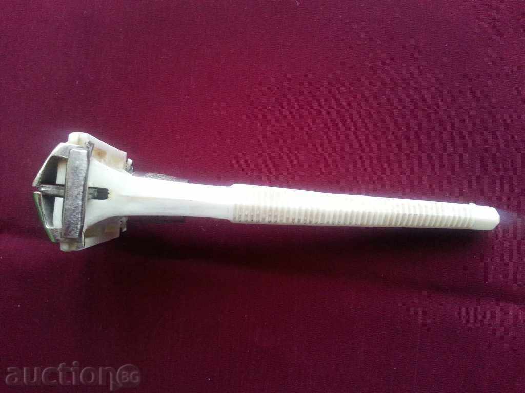 Rare Old Collector's Shavers - 5 Rare Old Collector's Shavers - 5