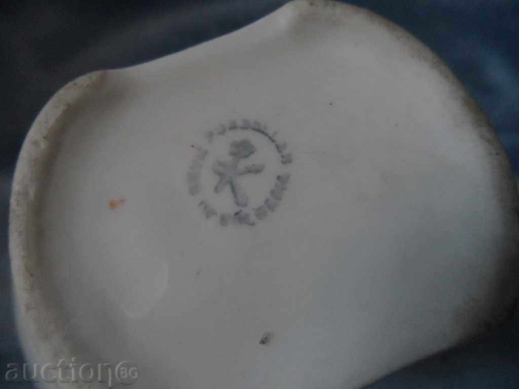 PORCELAIN POT / KETTLE - 5 PORCELAIN POT / KETTLE - 5