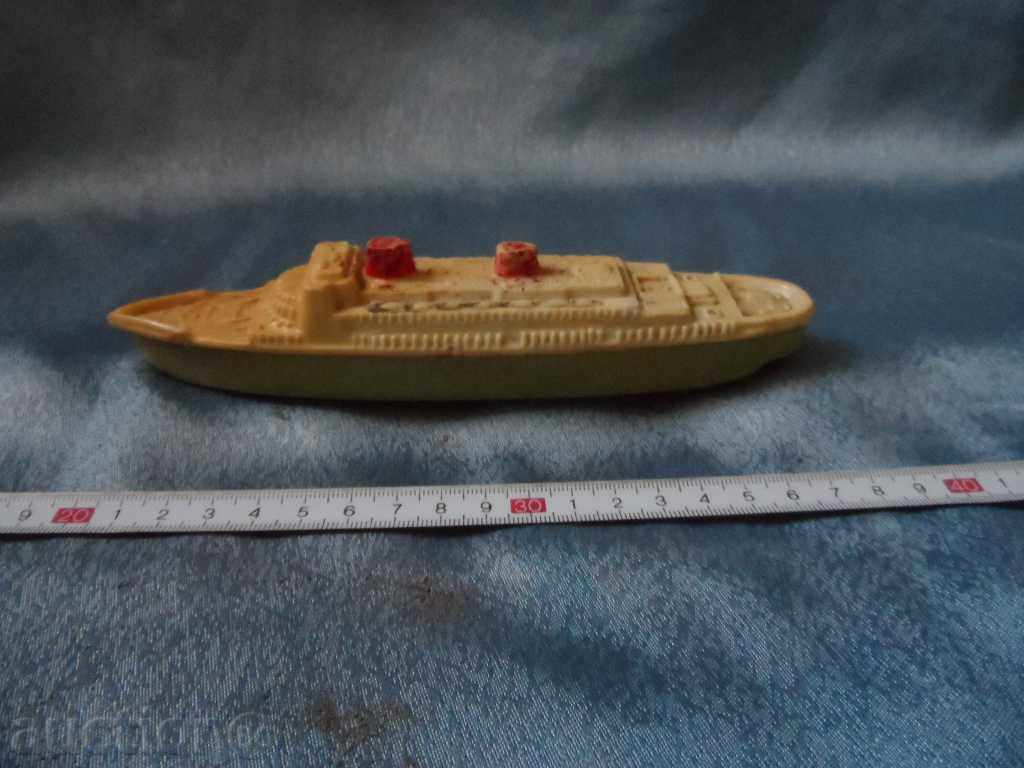 СТАРА  ПЛАСТМАСОВА  ИГРА4КА с цена 15.00 лв. | € 7.67