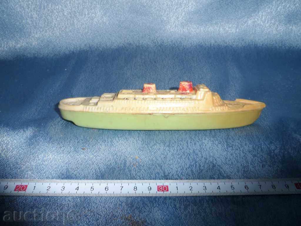 Auction OLD PLASTIC TOY Auction OLD PLASTIC TOY
