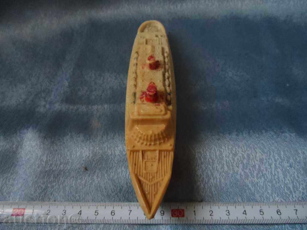 OLD PLASTIC TOY - 6 OLD PLASTIC TOY - 6