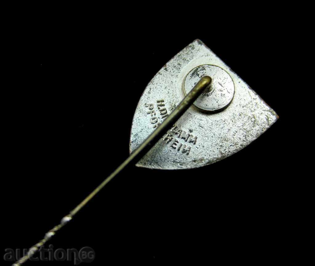 OLD FOOTBALL BADGE-STUTTGARD-GERMANY-ORIGINAL-ENAMEL - 5