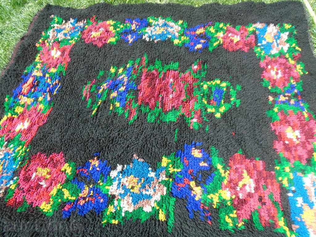 Livrarea Covoare vechi, brodate, brodate Livrarea Covoare vechi, brodate, brodate