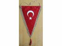 Steagul Federației de Atletism din Turcia, foarte mare
