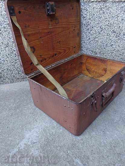 Auction Metal army trunk case for card safes safe cases Auction Metal army trunk case for card safes safe cases