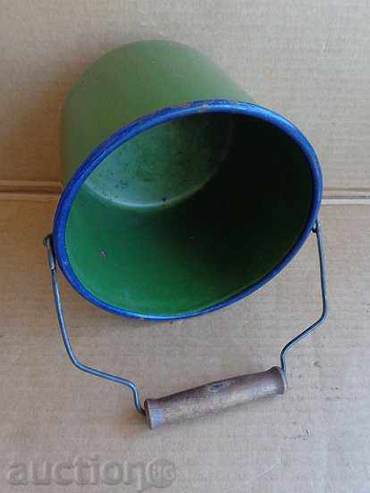 Παράδοση Εμαγιέ σκάφους από την στιγμή του σοσιαλισμού, με σμάλτο κούπα Παράδοση Εμαγιέ σκάφους από την στιγμή του σοσιαλισμού, με σμάλτο κούπα