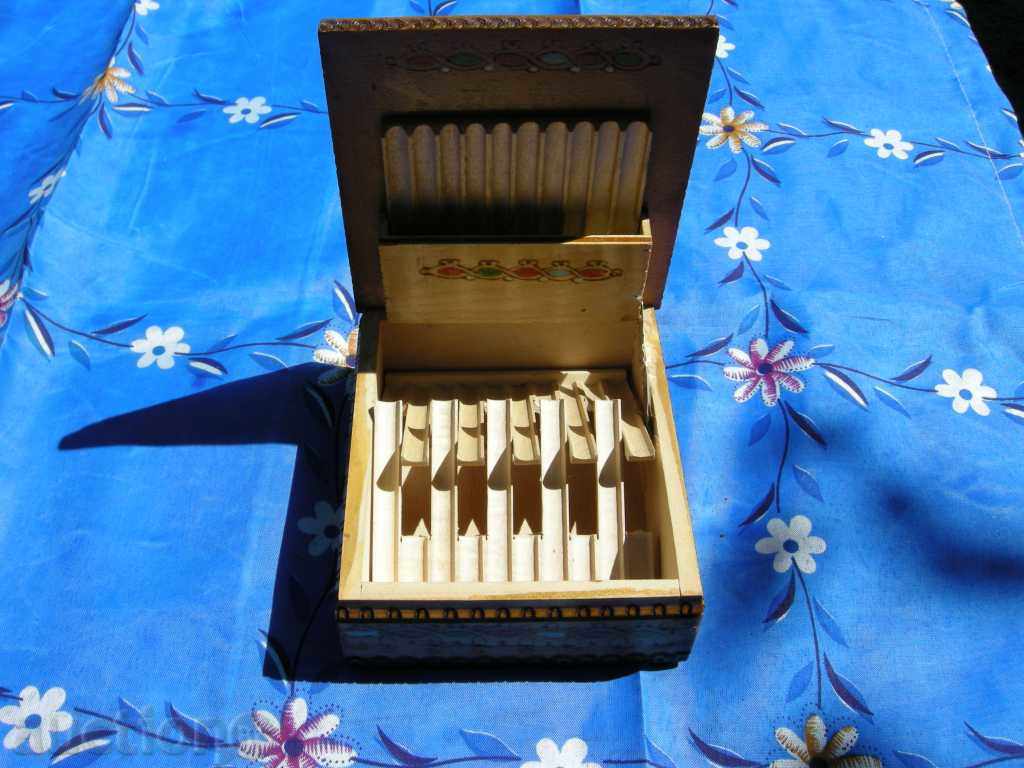 Cigarette case with price 15.00 BGN | € 7.67 Cigarette case with price 15.00 BGN | € 7.67