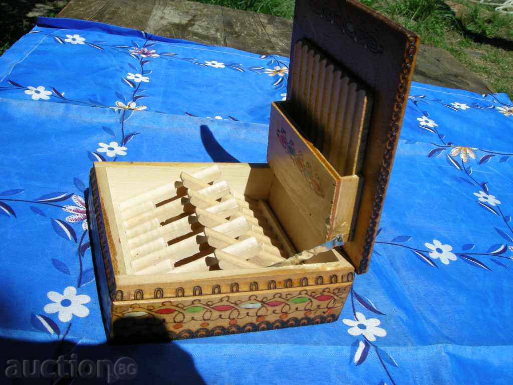 Auction Cigarette case Auction Cigarette case