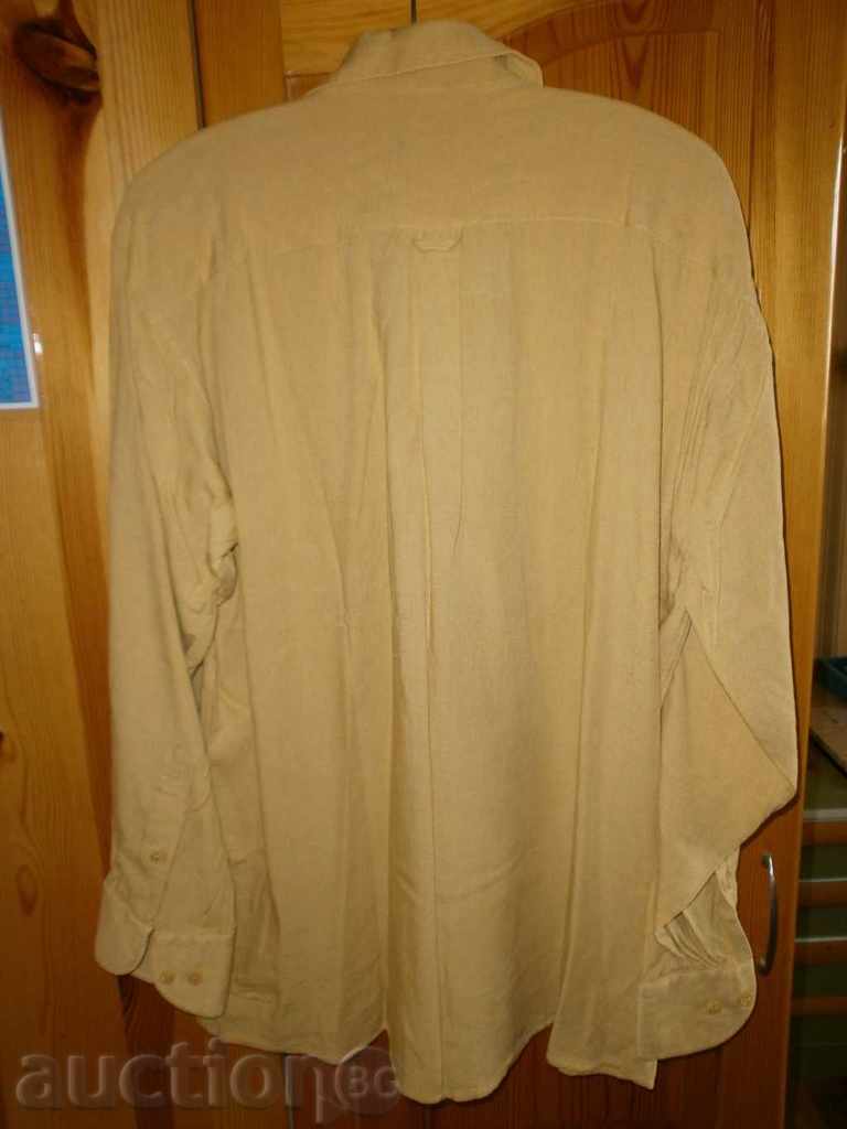 shirt pentru bărbați cu preț 5.00 BGN | € 2.56 shirt pentru bărbați cu preț 5.00 BGN | € 2.56