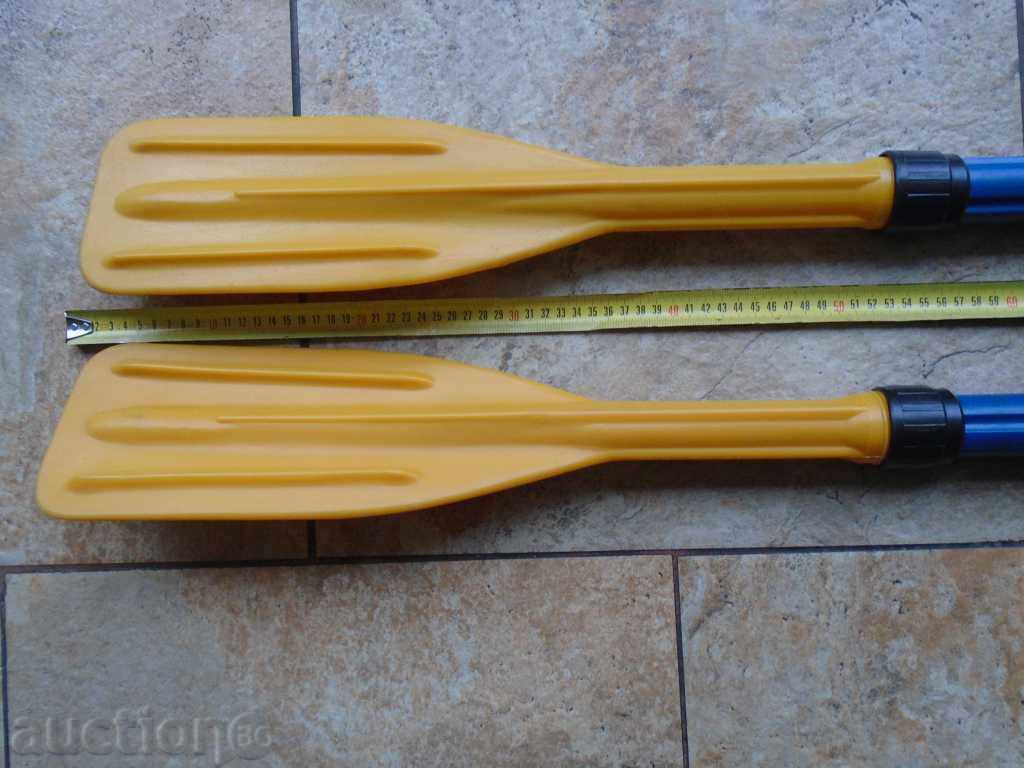 RANDURI DE BARCA - NOU cu preț 44.10 BGN | € 22.55