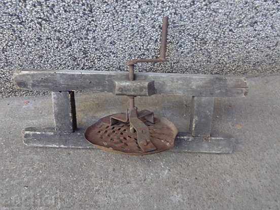 Old rotating beet grater, wooden, primitive - 5 Old rotating beet grater, wooden, primitive - 5