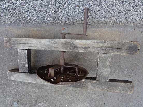 Old rotating beet grater, wooden, primitive - 7 Old rotating beet grater, wooden, primitive - 7