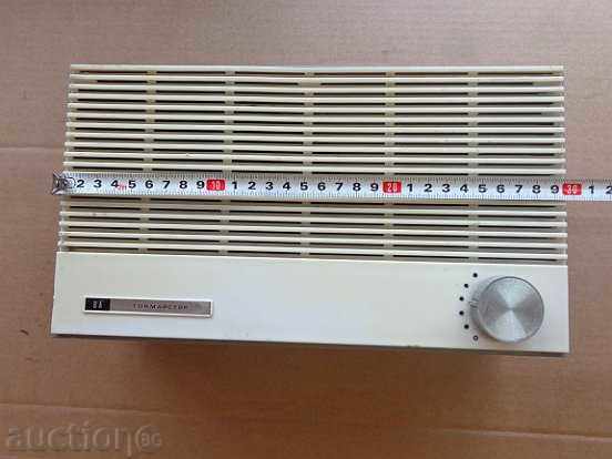 An old radio, a speakerphone, a speakerphone, a radio - 6 An old radio, a speakerphone, a speakerphone, a radio - 6