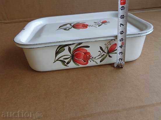 Auction Old enameled food box, enamel bowl, pot Auction Old enameled food box, enamel bowl, pot