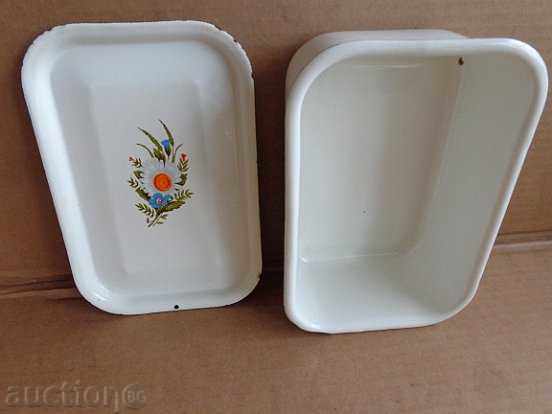 Old enameled food box, enamel bowl, pot with price 48.00 BGN | € 24.54 Old enameled food box, enamel bowl, pot with price 48.00 BGN | € 24.54
