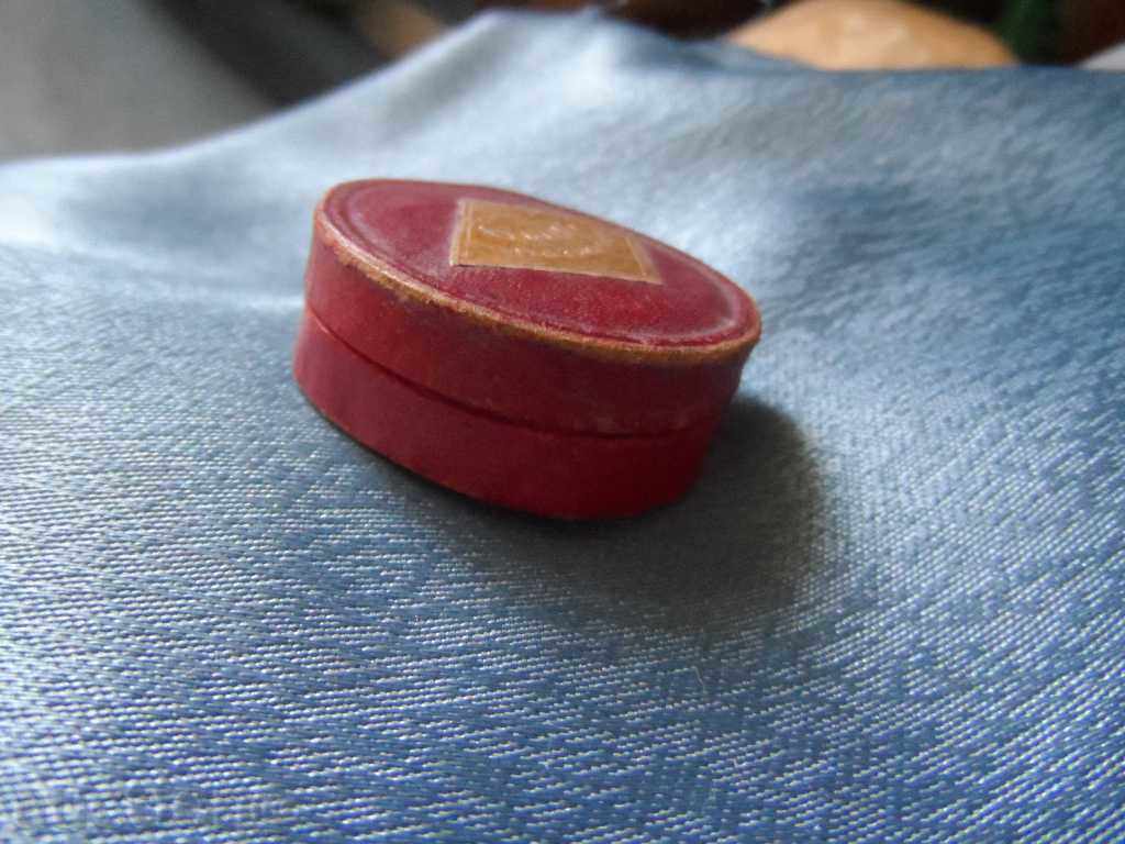 old box - Rouge Carmine - 7