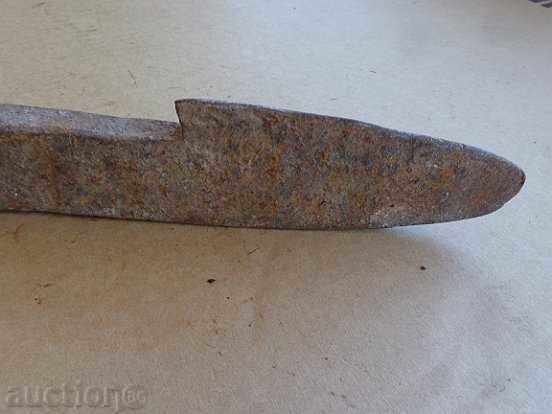 Старинно ковано чирясло, ковано желязо с цена 24.00 лв. | € 12.27 Старинно ковано чирясло, ковано желязо с цена 24.00 лв. | € 12.27