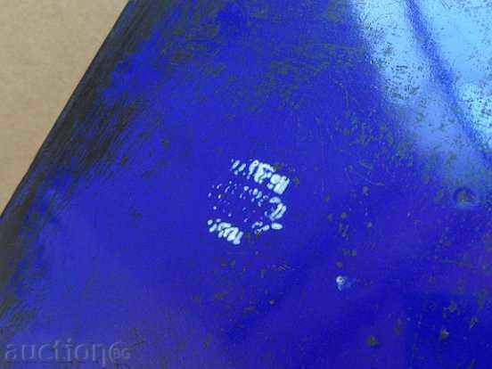 Auction An enameled pot, a platter with enamel Auction An enameled pot, a platter with enamel