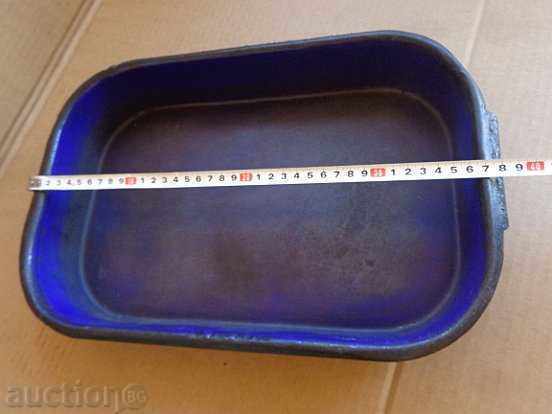 Delivery of An enameled pot, a platter with enamel Delivery of An enameled pot, a platter with enamel