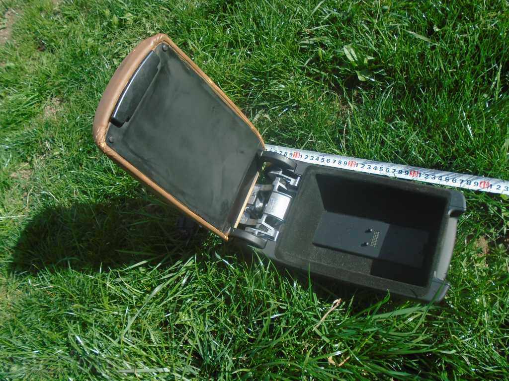 ПОДЛАКЪТНИК ЗА АУДИ СЛЕД 2007 г. с цена 49.50 лв. | € 25.31 ПОДЛАКЪТНИК ЗА АУДИ СЛЕД 2007 г. с цена 49.50 лв. | € 25.31