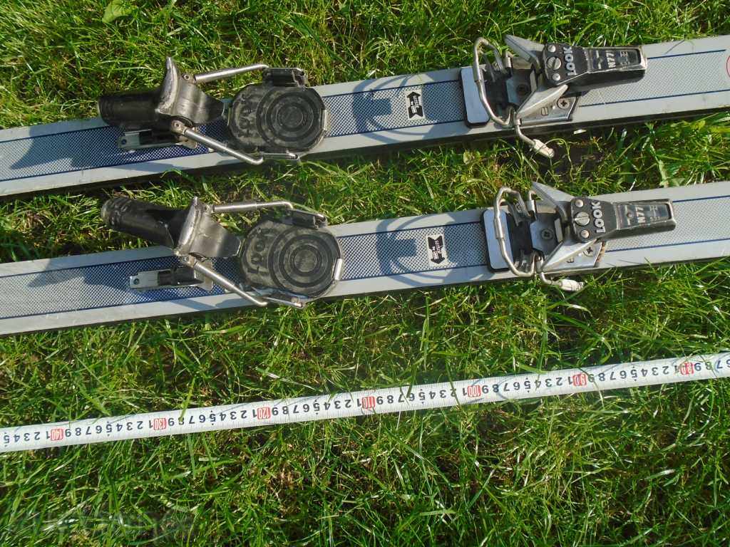 Auction  AUTOMATIC RETROSPECTS - CARRYING AND STORING