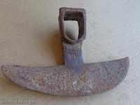 Стара мотика, земеделски инструмент, чапа, ковано желязо