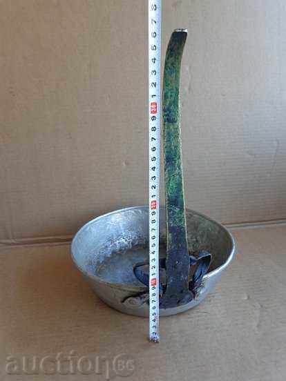 An old copper pan, a baker, a tray, a copper pot, a household pot - 6 An old copper pan, a baker, a tray, a copper pot, a household pot - 6