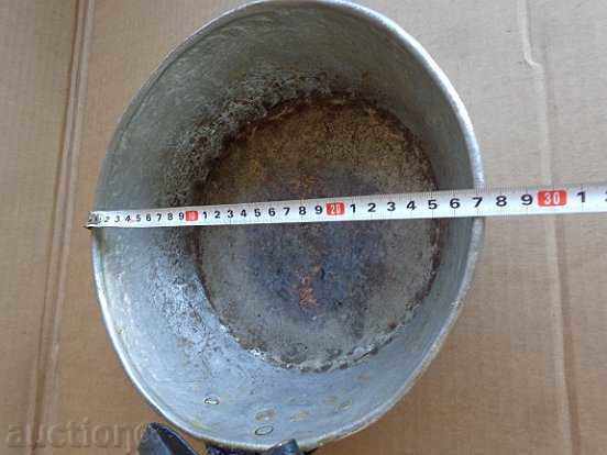 An old copper pan, a baker, a tray, a copper pot, a household pot - 7 An old copper pan, a baker, a tray, a copper pot, a household pot - 7