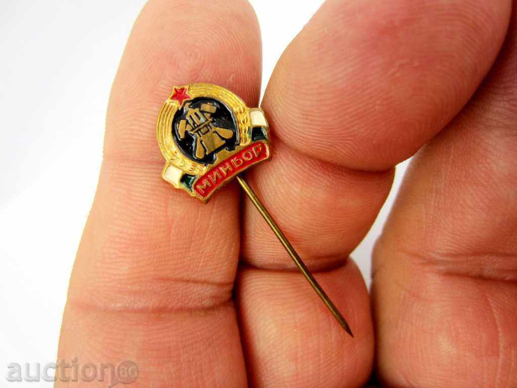 Auction  OLD FOOTBALL BADGE-MINOR PENNIC