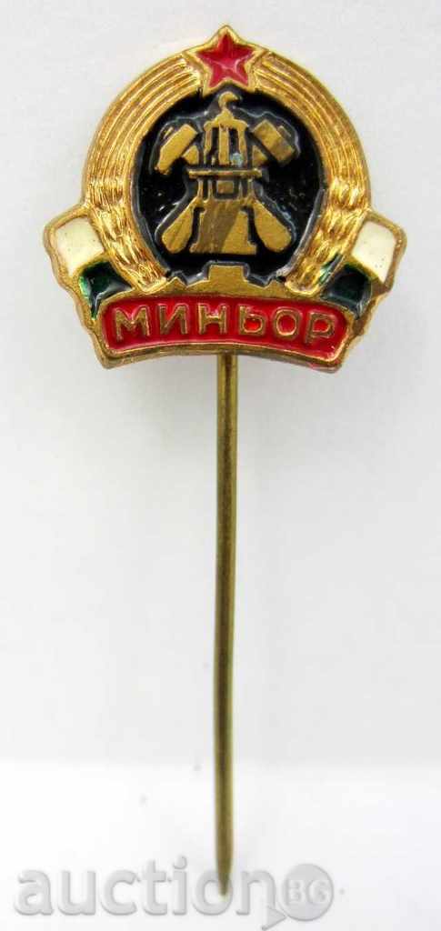 OLD FOOTBALL BADGE-MINOR PENNIC - 5