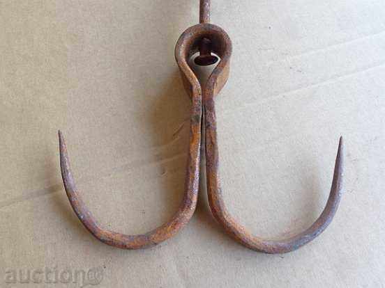 An old forged hook for scraping, a crown with price 29.00 BGN | € 14.83 An old forged hook for scraping, a crown with price 29.00 BGN | € 14.83