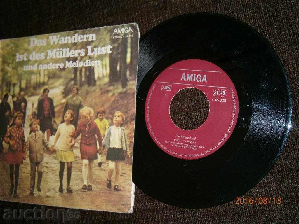 Auction FOLKLORE - SMALL PLATE - AMIGA - 4 45 038 Auction FOLKLORE - SMALL PLATE - AMIGA - 4 45 038