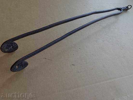 Παλιά λαβίδες, το πόκερ, σφυρήλατο σίδερο με τιμή 31.00 BGN | € 15.85 Παλιά λαβίδες, το πόκερ, σφυρήλατο σίδερο με τιμή 31.00 BGN | € 15.85