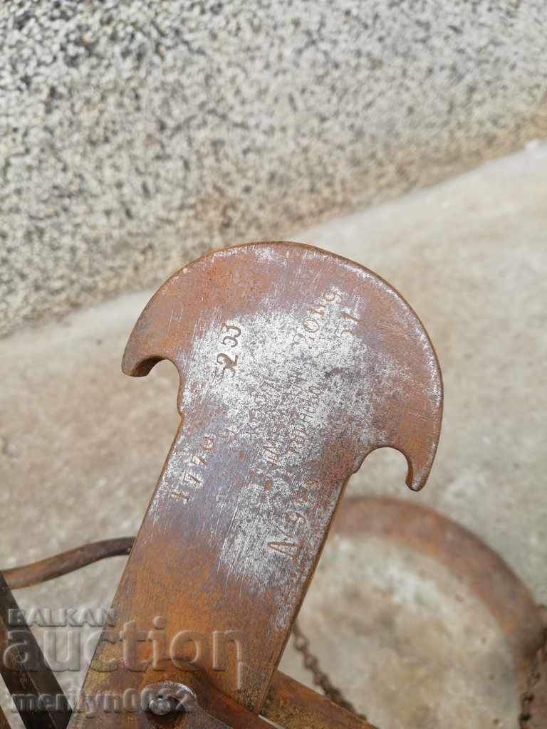 Livrarea Cântare vechi, cântare, cântare, greutăți de la începutul secolului al XX-lea Livrarea Cântare vechi, cântare, cântare, greutăți de la începutul secolului al XX-lea