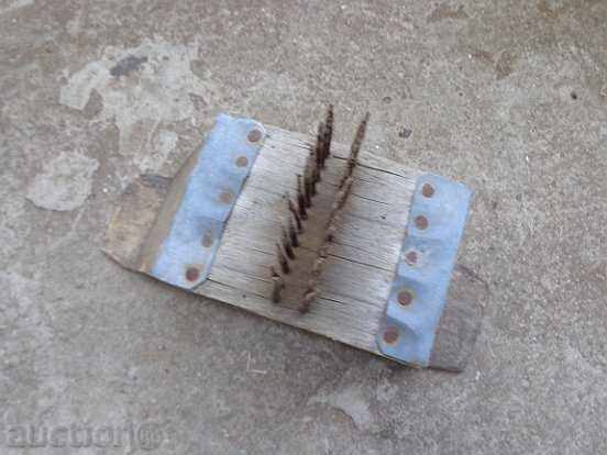 Old dakar, who was a primitive woodcut with price 69.00 BGN | € 35.28 Old dakar, who was a primitive woodcut with price 69.00 BGN | € 35.28