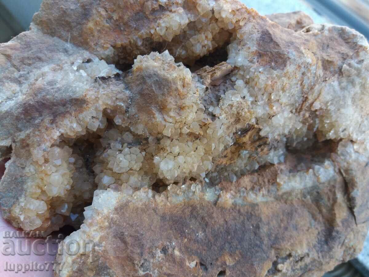 Auction quartz druza - citrine and others Auction quartz druza - citrine and others