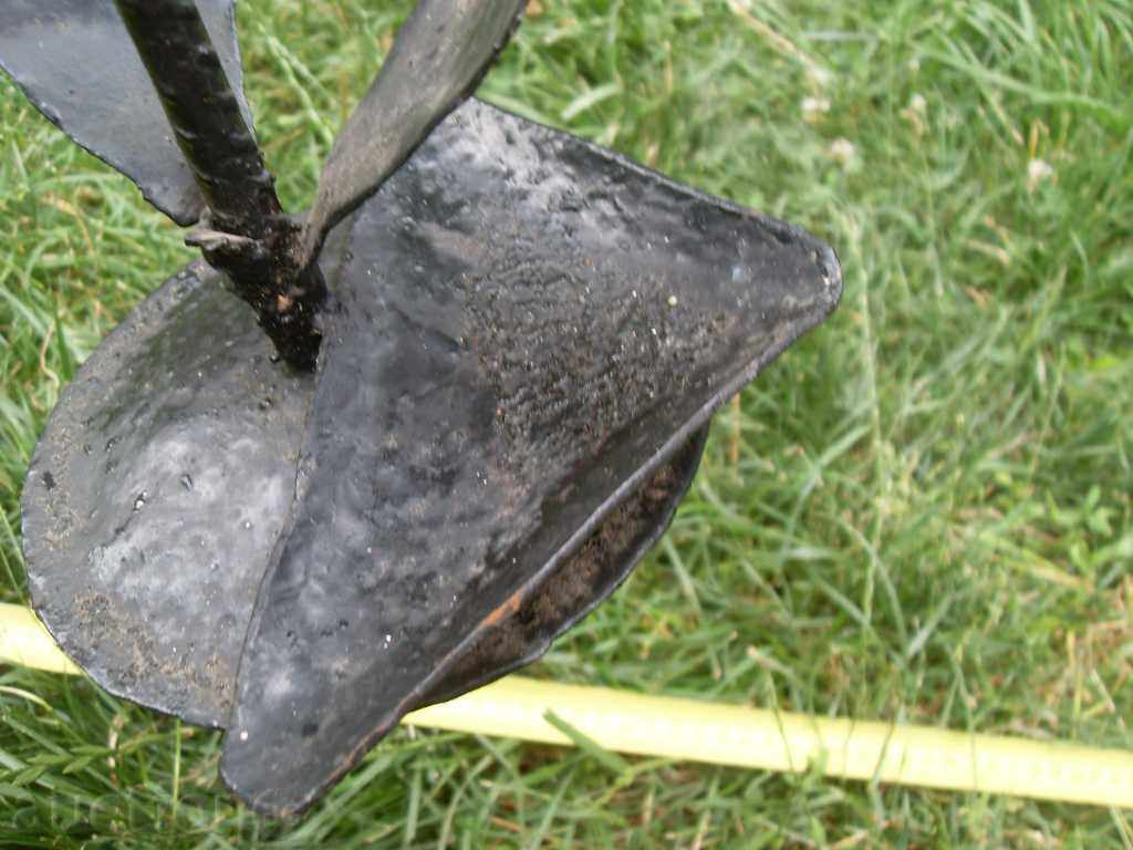 HARMONIZED CANDLE HORSE IRON WITH CUTTER - 7 HARMONIZED CANDLE HORSE IRON WITH CUTTER - 7