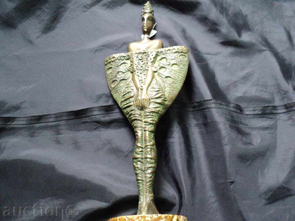 Auction SCULPTURE OF VENELIN DINKOV MASIV BRONZE Auction SCULPTURE OF VENELIN DINKOV MASIV BRONZE