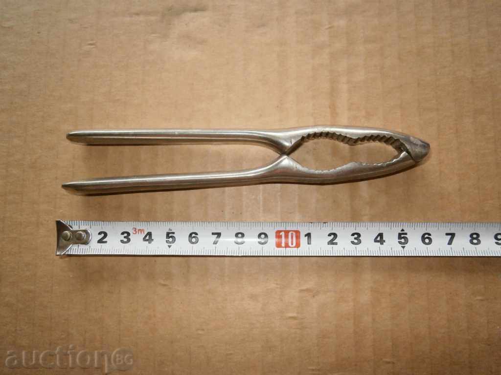 pliers for breaking hazelnut nuts nuts with price 15.00 BGN | € 7.67