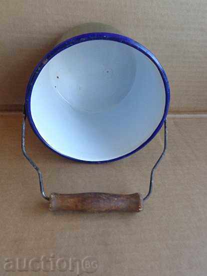 Εμαγιέ τσαγιέρα σοσιαλιστικής εποχής, εμαγιέ δοχείο, λεκάνη με τιμή 34.00 BGN | € 17.38 Εμαγιέ τσαγιέρα σοσιαλιστικής εποχής, εμαγιέ δοχείο, λεκάνη με τιμή 34.00 BGN | € 17.38