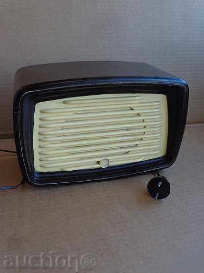 Auction  Old bakelite radio, radio, radio