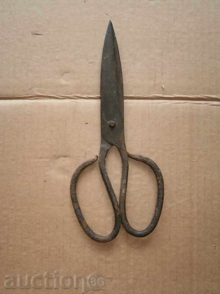 old forged scissors with price 31.00 BGN | € 15.85 old forged scissors with price 31.00 BGN | € 15.85