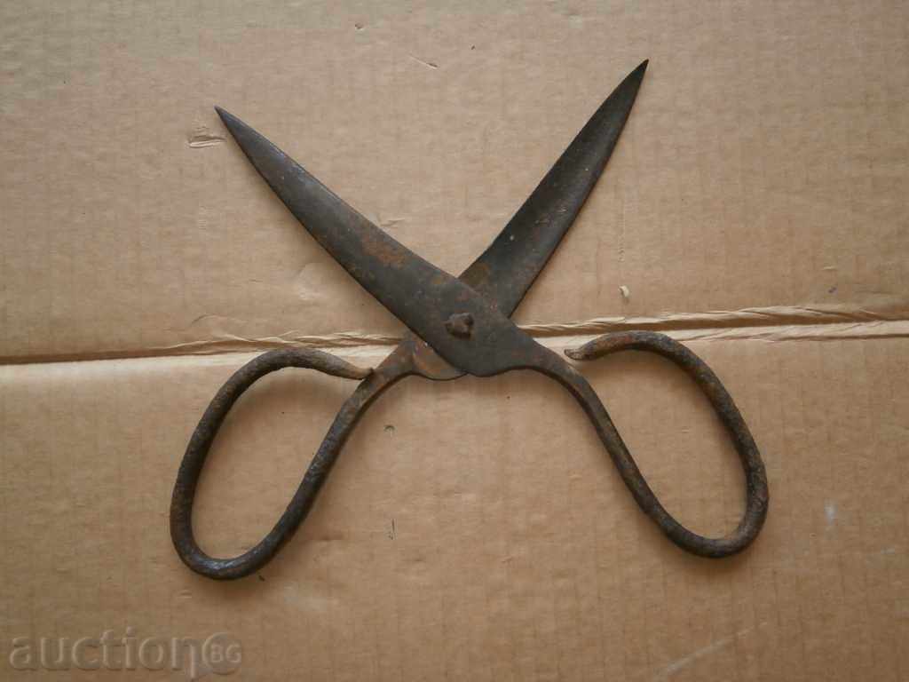 Delivery of old forged scissors Delivery of old forged scissors