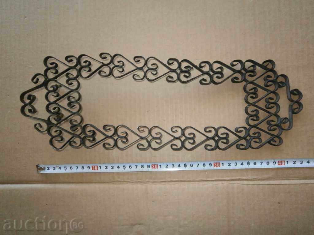 Auction a metal ornament from a sucker Auction a metal ornament from a sucker