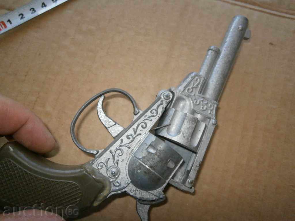 Delivery of metal toy pistol revolver lefued Nagan Sang Delivery of metal toy pistol revolver lefued Nagan Sang