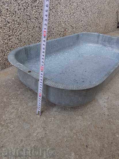 An old galvanized bed, a household bowl with price 75.00 BGN | € 38.35 An old galvanized bed, a household bowl with price 75.00 BGN | € 38.35